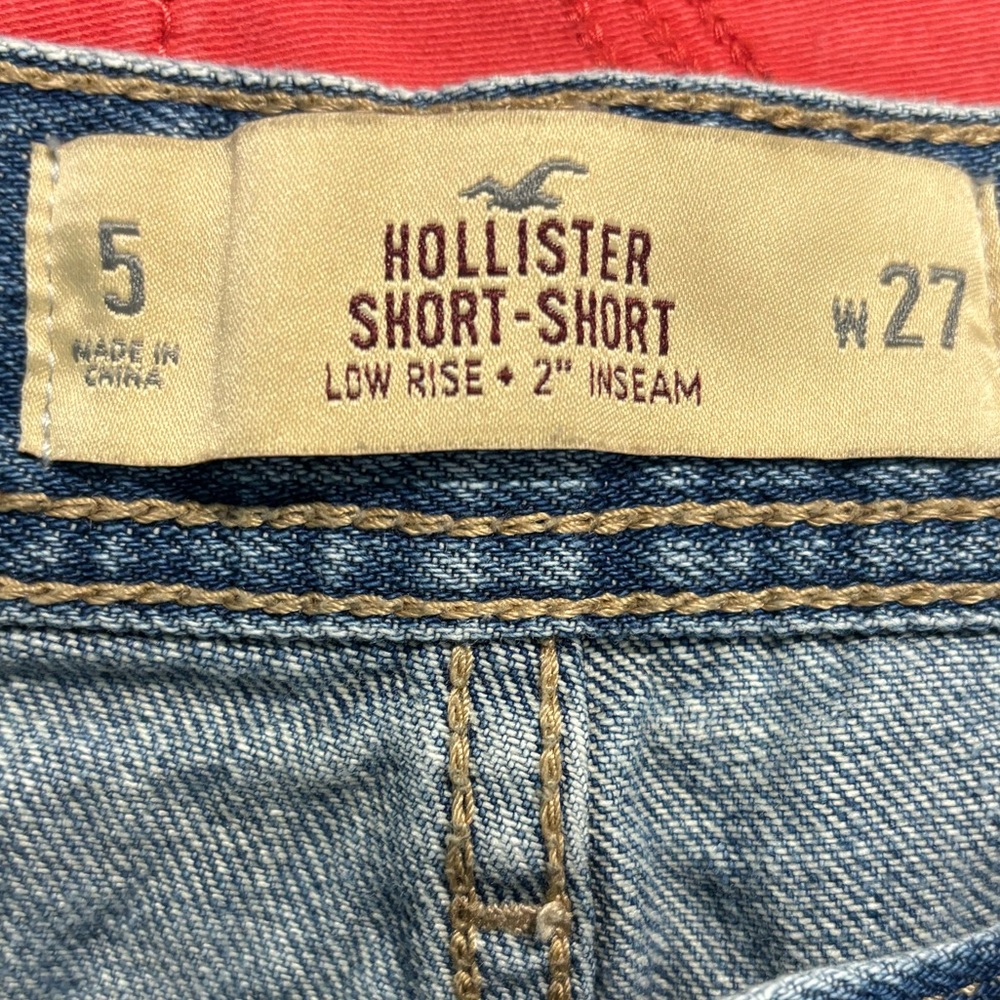 HOLLISTER | Distressed Lace Denim Shorts - Picture 3 of 6